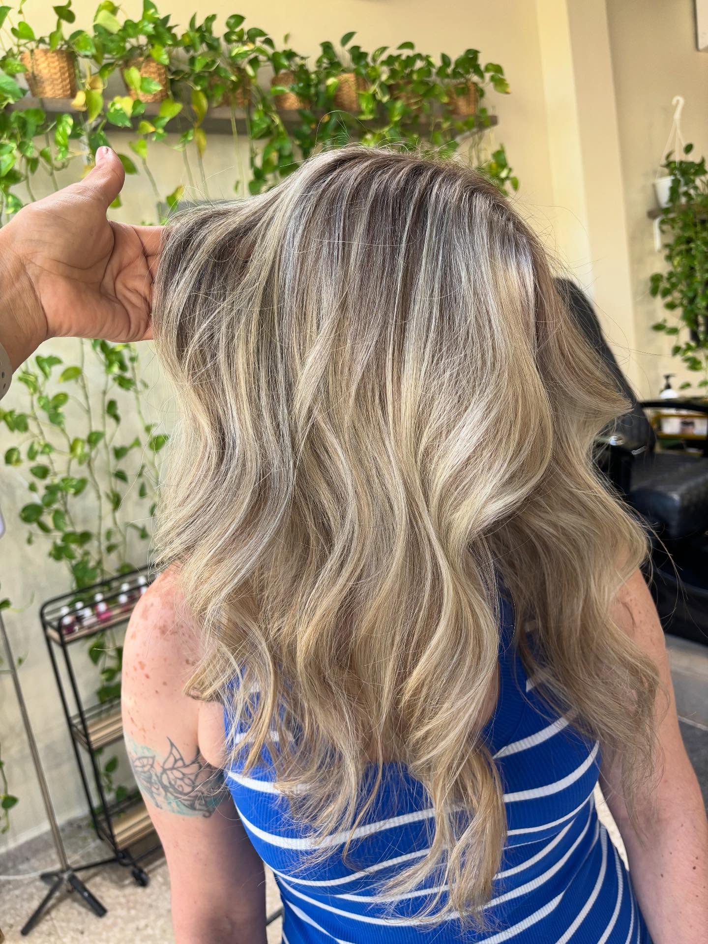 Blonde layered waves
